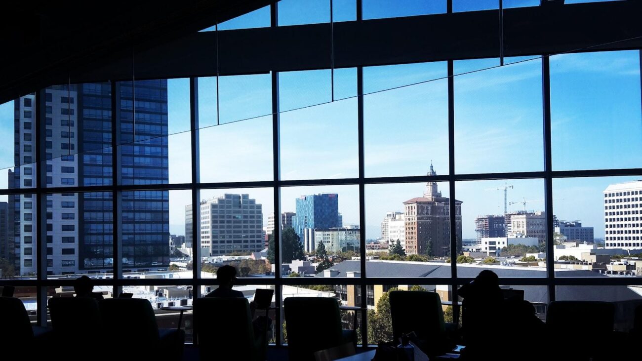 Revivir en Medellín: Hogares geriátricos que te invitan a comenzar de nuevo, con amor, atención y alegría, creando un ambiente lleno de esperanza y cuidado excepcional.