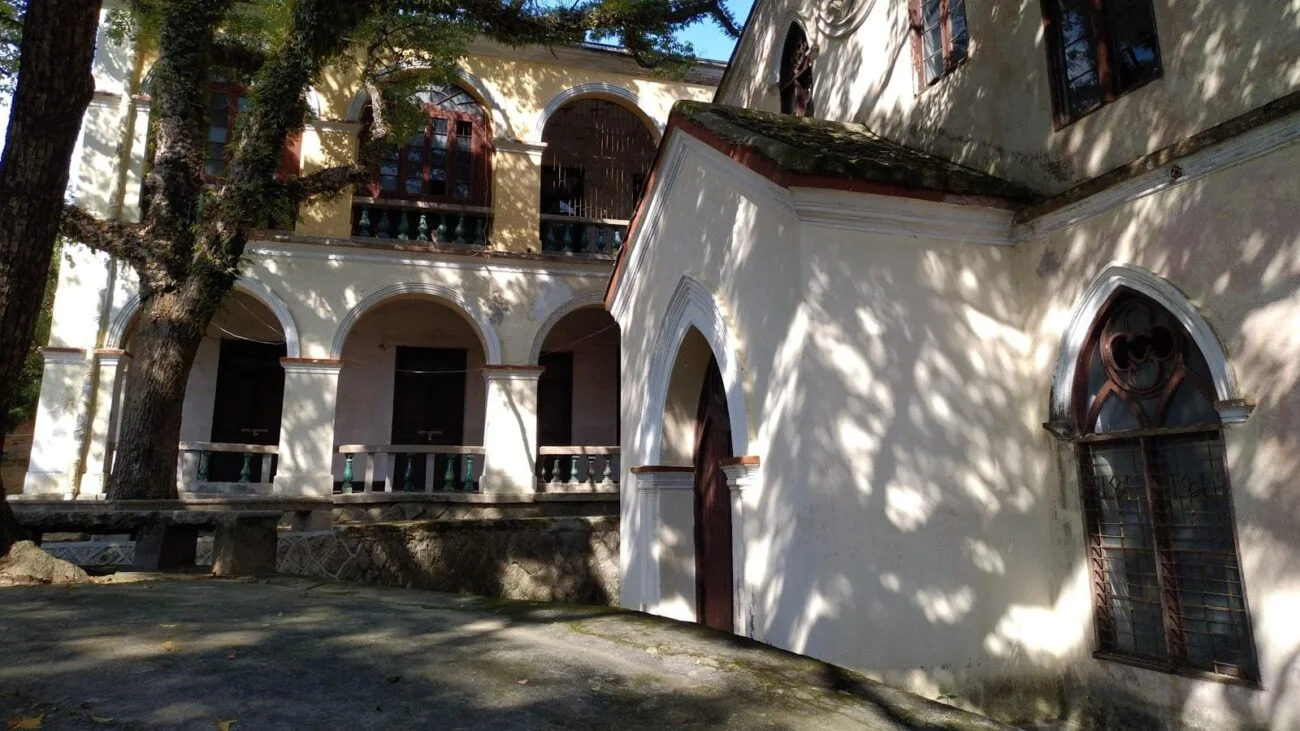 San Antonio de Prado, Medellín: Hogares geriátricos que se convierten en hogares, donde la tranquilidad es la norma, creando un ambiente donde nuestros mayores se sienten en paz y protegidos.
