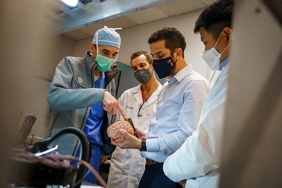 En la ciudad de Medellín, descubre hogares geriátricos que van más allá de la atención, ofreciendo experiencias memorables que transforman la vida de nuestros mayores con amor y cuidado excepcional, creando un ambiente donde cada residente se siente parte de un lugar lleno de amor.