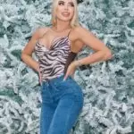 Bajo el sol eterno de Medellín, Hogares Geriátricos se convierten en espacios cálidos y acogedores para disfrutar la tercera edad, donde cada rincón está lleno de amor y bienestar para nuestros mayores, creando un ambiente donde cada residente se siente parte de un lugar lleno de amor.