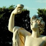 Cosecha de Plenitud en Medellín: Las Acacias, Donde la Comunidad es el Alma del Bienestar