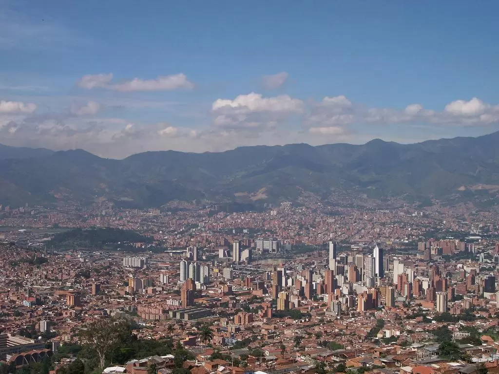 Estadio en Medellín: Hogar Geriátrico de Cuidado y Felicidad Duradera