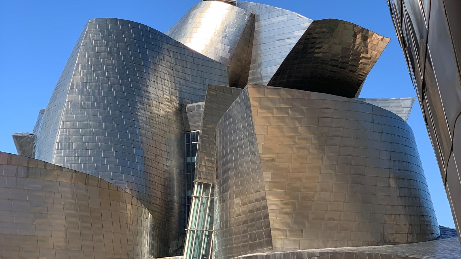 Explora Medellín a través de hogares geriátricos en Villa Dorada: Espacios diseñados para ofrecer una atención integral y especializada, garantizando la seguridad y el bienestar de cada residente, creando un ambiente donde cada residente se siente parte de un lugar lleno de cuidado.