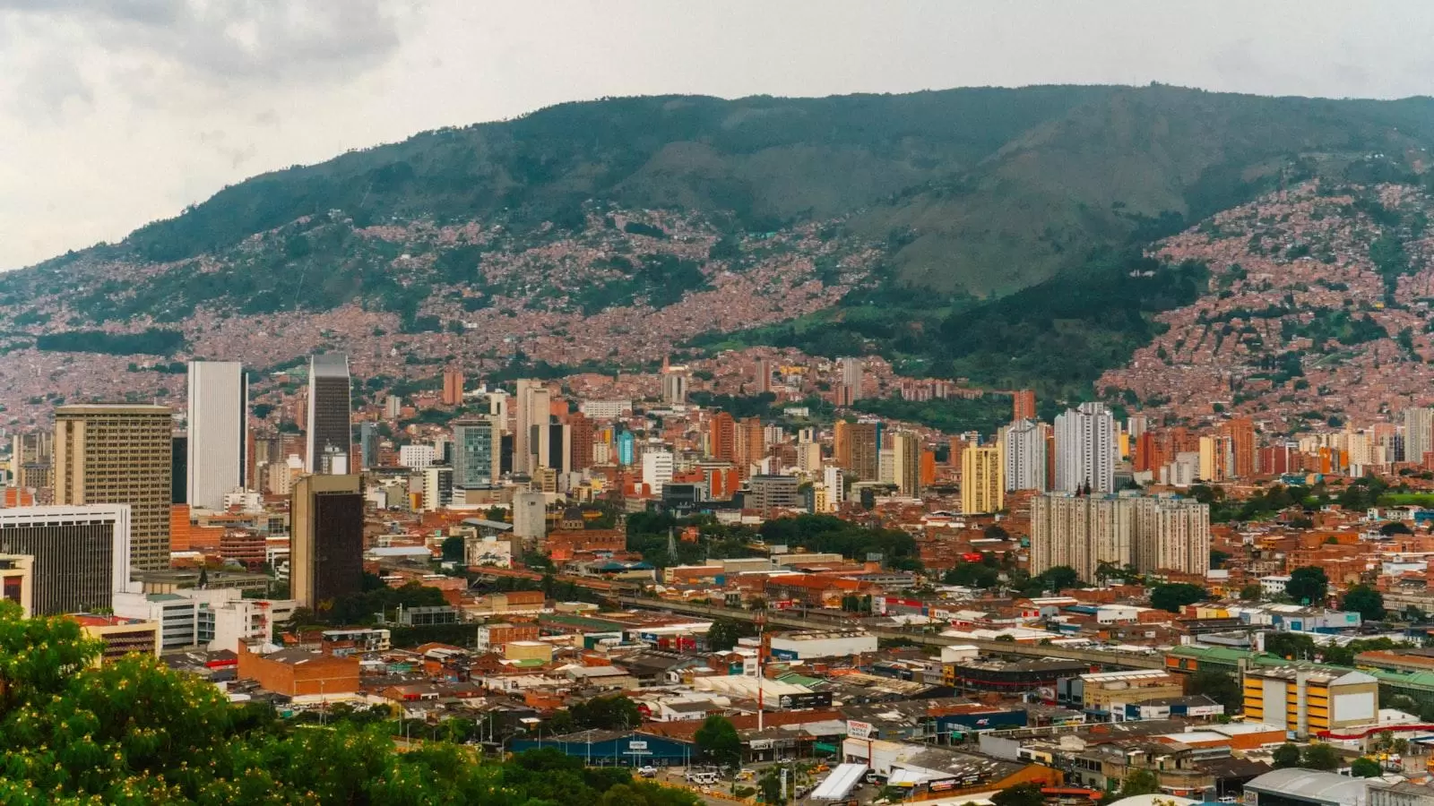 Explorando el Refugio en Medellín: Villa Carlota, Donde Cada Rincón es un Abrazo de Cuidado