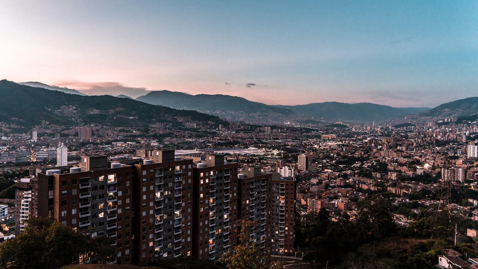 Viviendo con Plenitud en Medellín: Las Lomas Nº 2, Hogar Geriátrico que Marca la Diferencia
