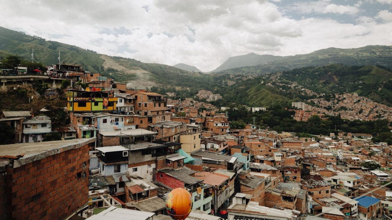Viviendo con Dignidad en Comuna 10 Medellín: Cuidados Geriátricos que Unen a la Comunidad