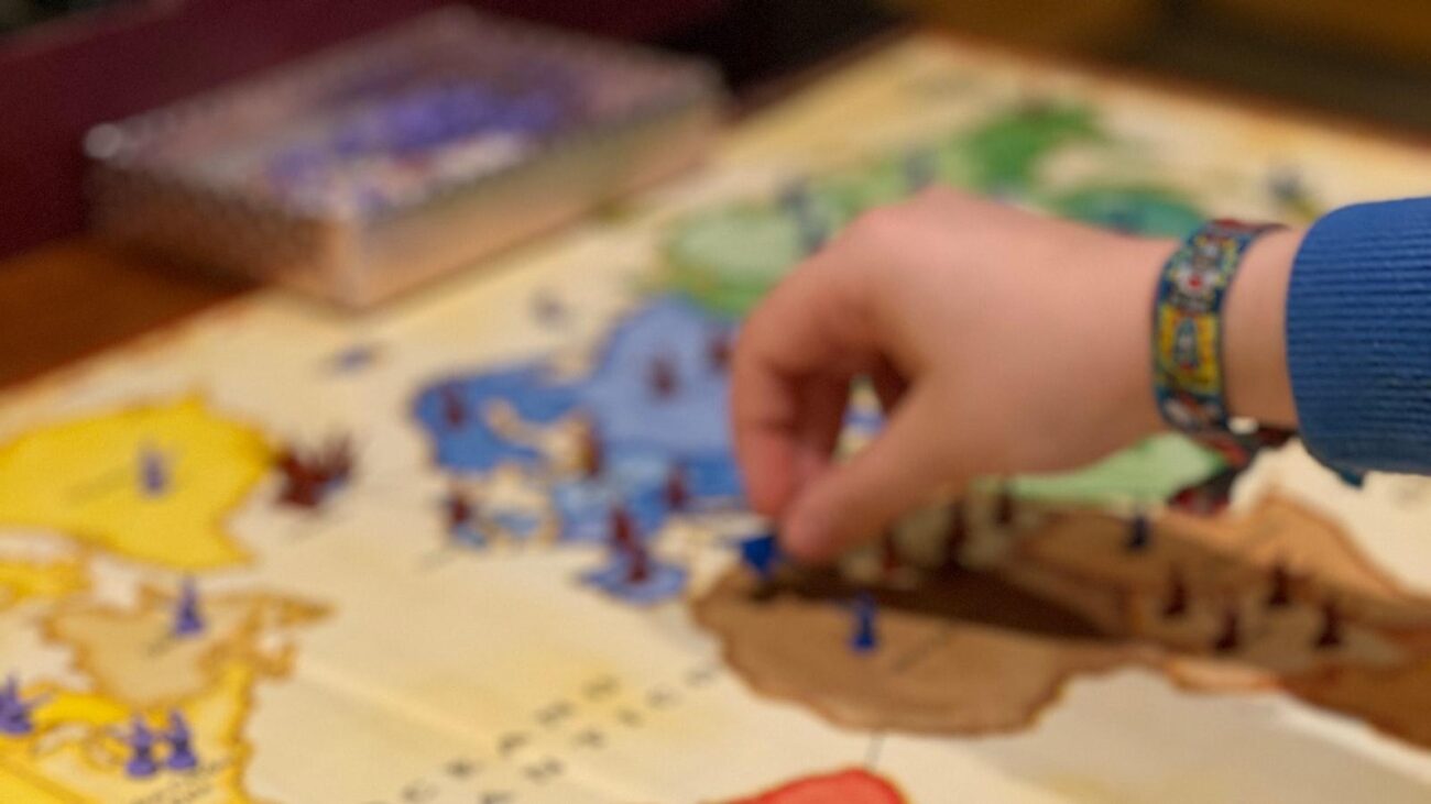 Carlos E. Restrepo Medellín: Cuidados Geriátricos en un Barrio con Historia de Bienestar