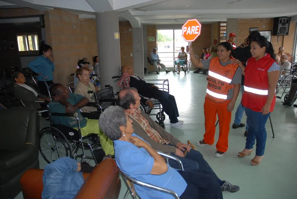 Viviendo con Dignidad en Los Colores Medellín: Cuidados Geriátricos que Potencian tu Energía