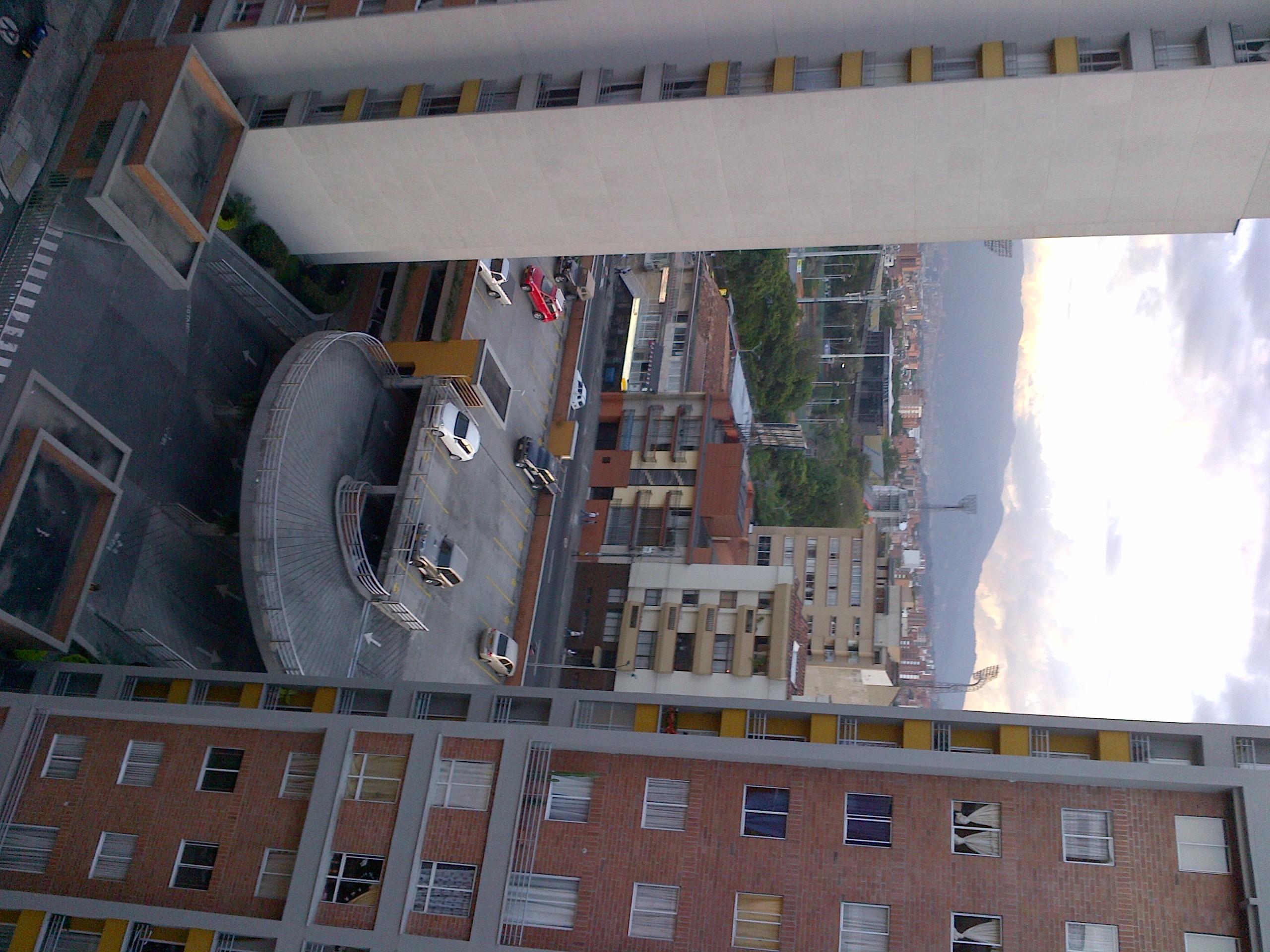 Cuarta Brigada Medellín: Atención Geriátrica de Calidad en un Entorno Apacible