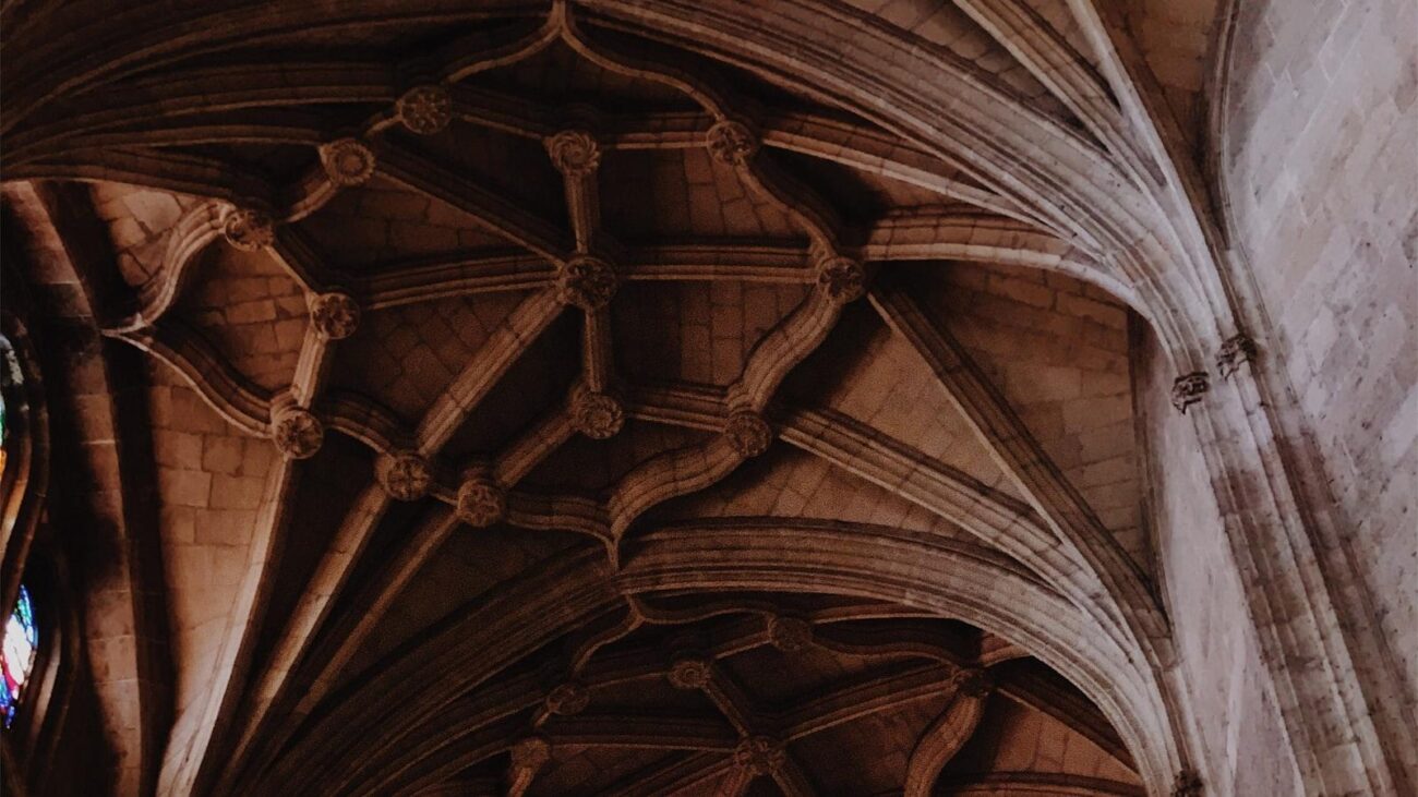 Caminando hacia la Felicidad en Santa Mónica Medellín: Hogar Geriátrico de Atención Sosegada