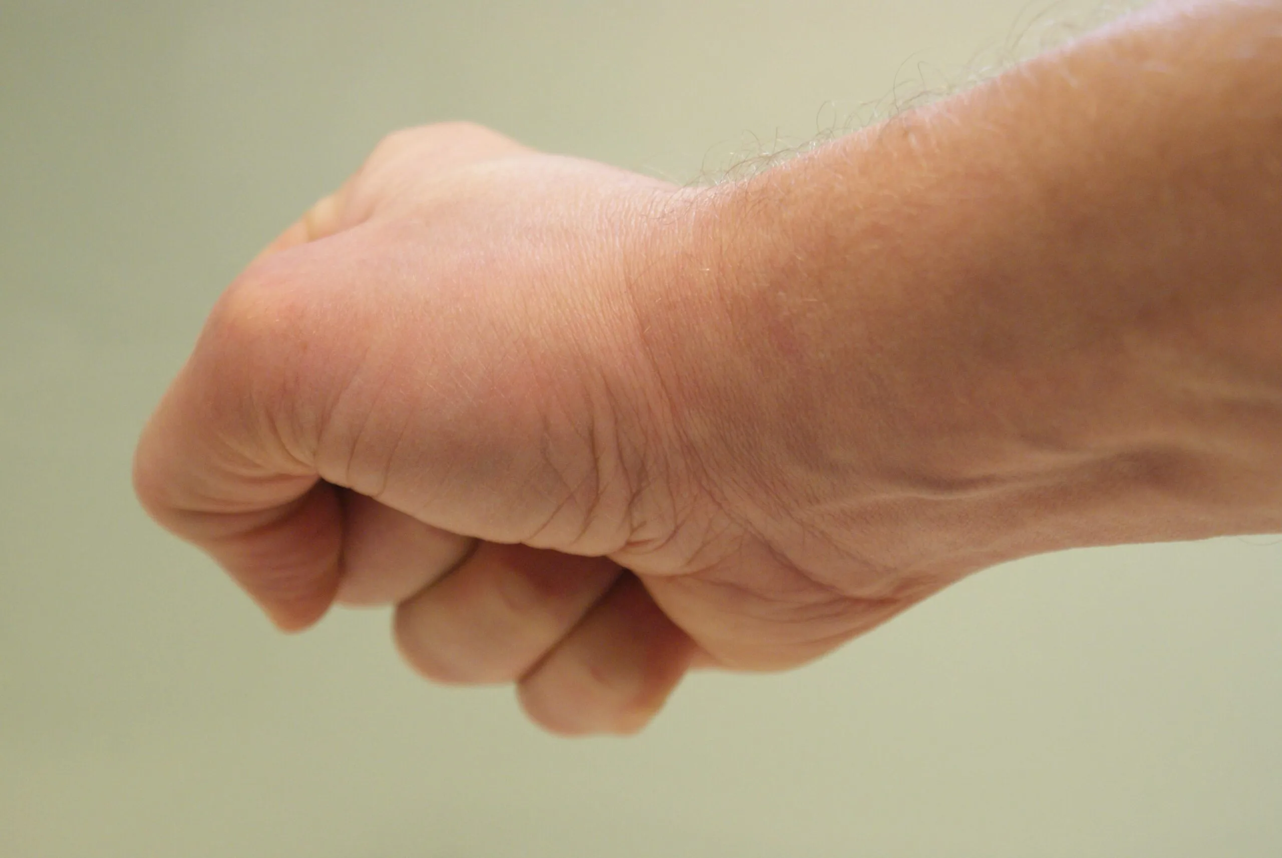 La influencia del ejercicio regular en la reducción de síntomas del asma.