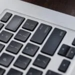 Herramientas para educar a pacientes geriátricos y sus familias sobre la diabetes.