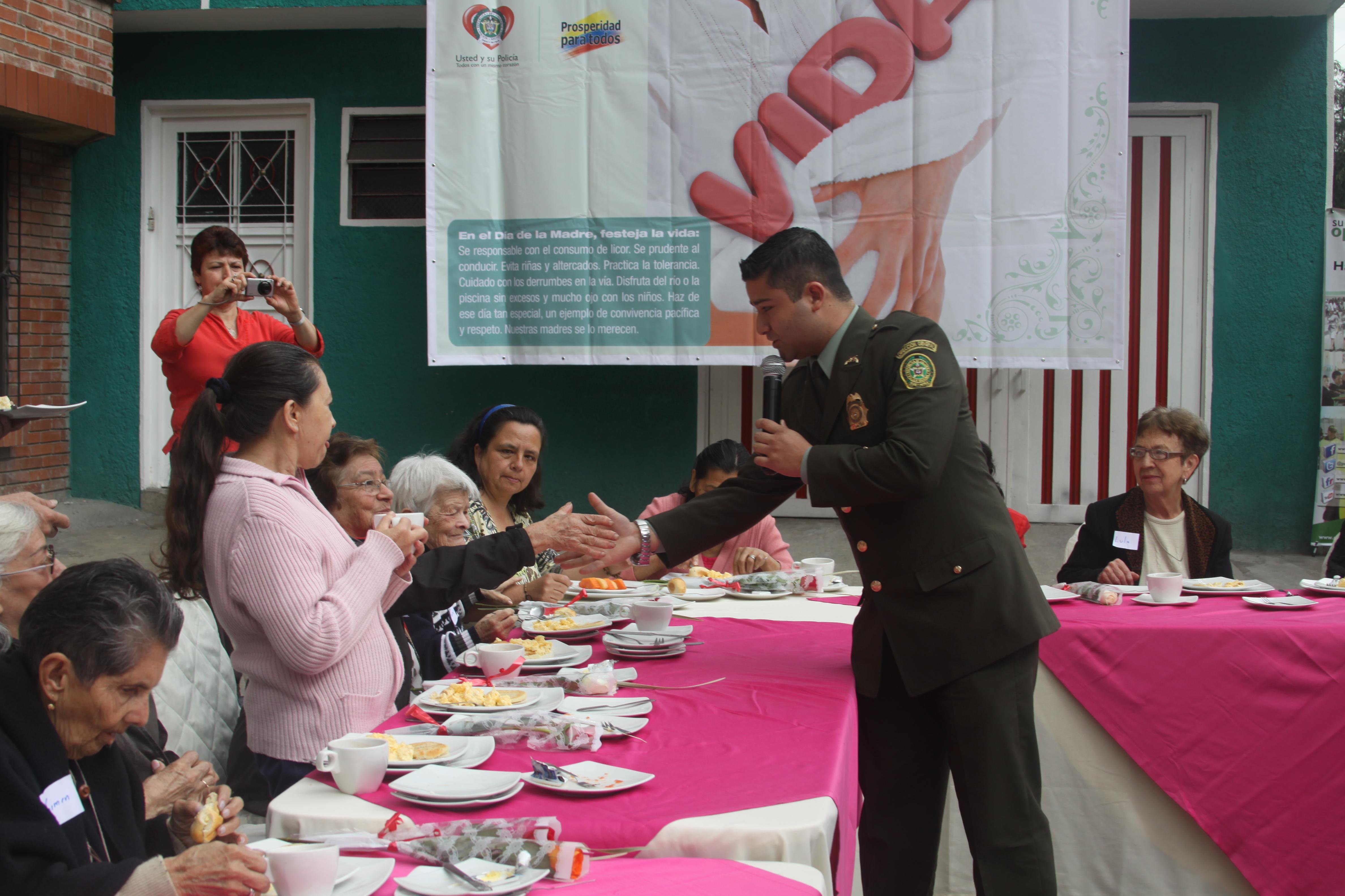 Disfruta de la ‌comodidad y el cuidado especializado del‌ Hogar Geriátrico