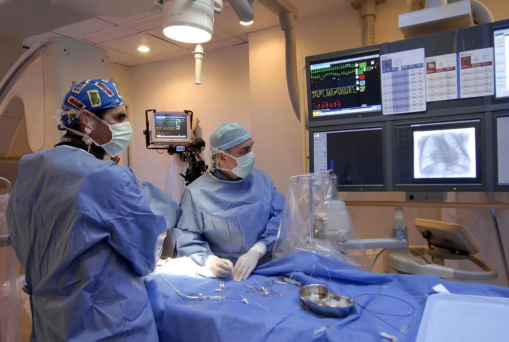 Recomendaciones clave de cardiólogos ‍para la atención de pacientes mayores en casa