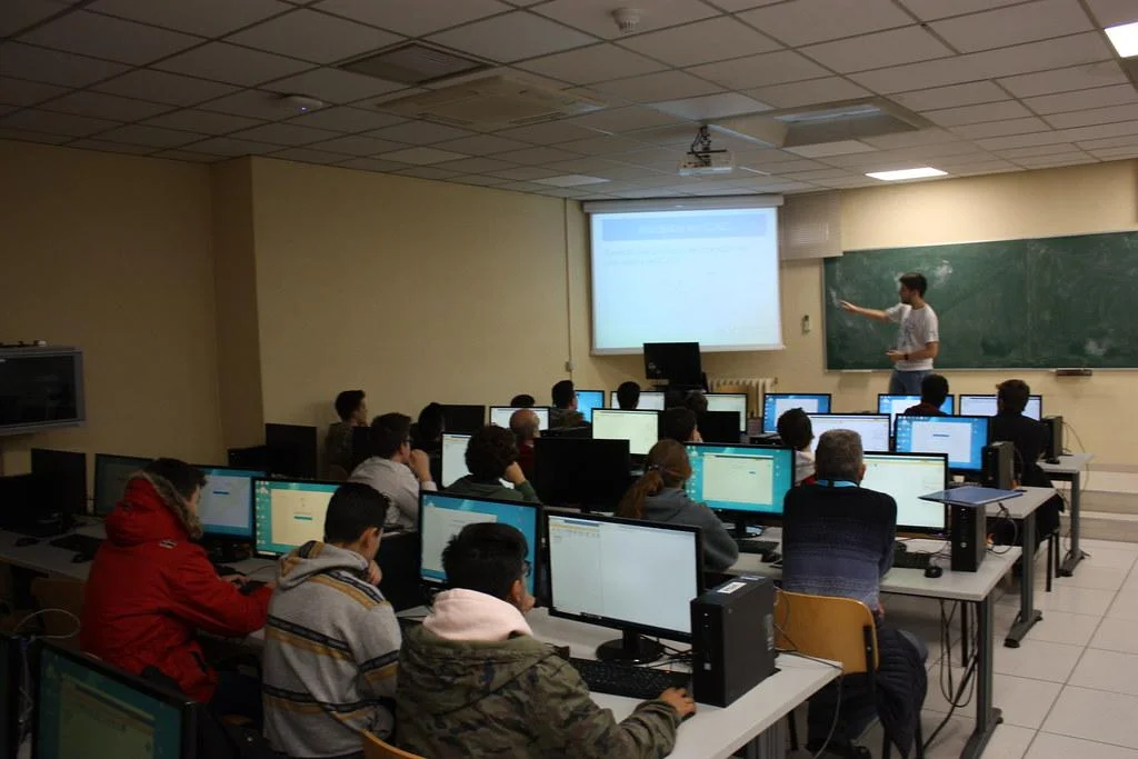 Cómo​ fomentar un ambiente de apoyo y esperanza⁣ en los hogares geriátricos de Medellín