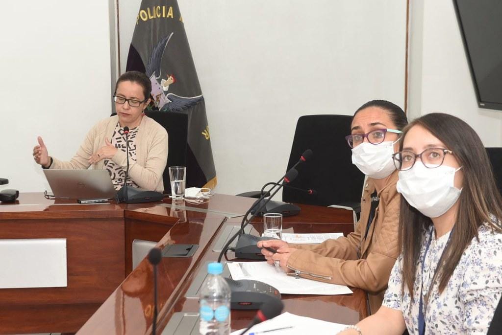 Implementación de sistemas de ventilación adecuados