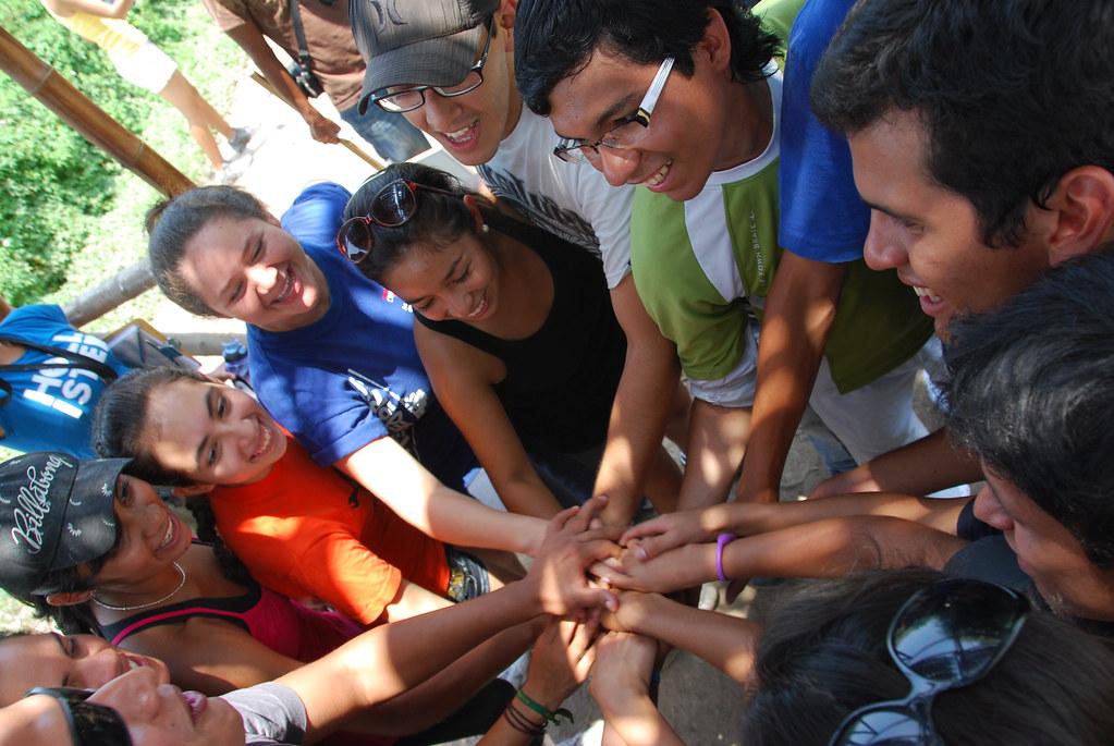 Una Comunidad de Apoyo ⁢y Compañerismo para‍ un Envejecimiento Pleno