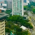 Bajo el sol eterno de Medellín, Hogares Geriátricos se convierten en espacios cálidos y acogedores para disfrutar la tercera edad.