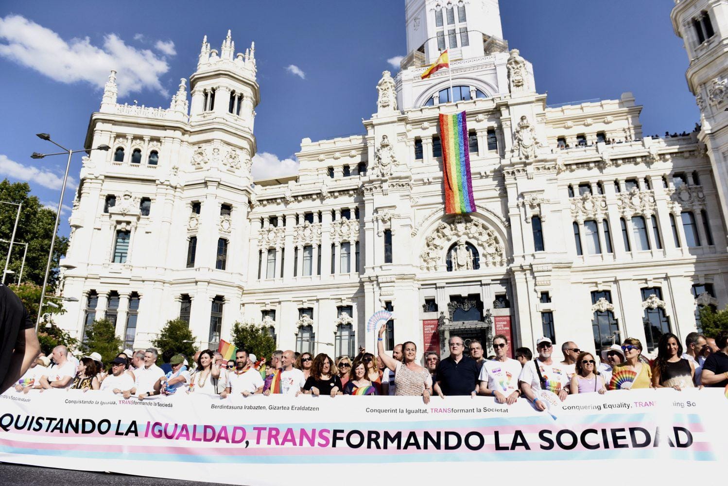 Transformando la vida⁢ de nuestros mayores con cuidado y ⁣felicidad