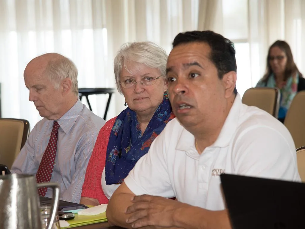 Consideraciones financieras al seleccionar un hogar geriátrico para personas con insuficiencia cardíaca