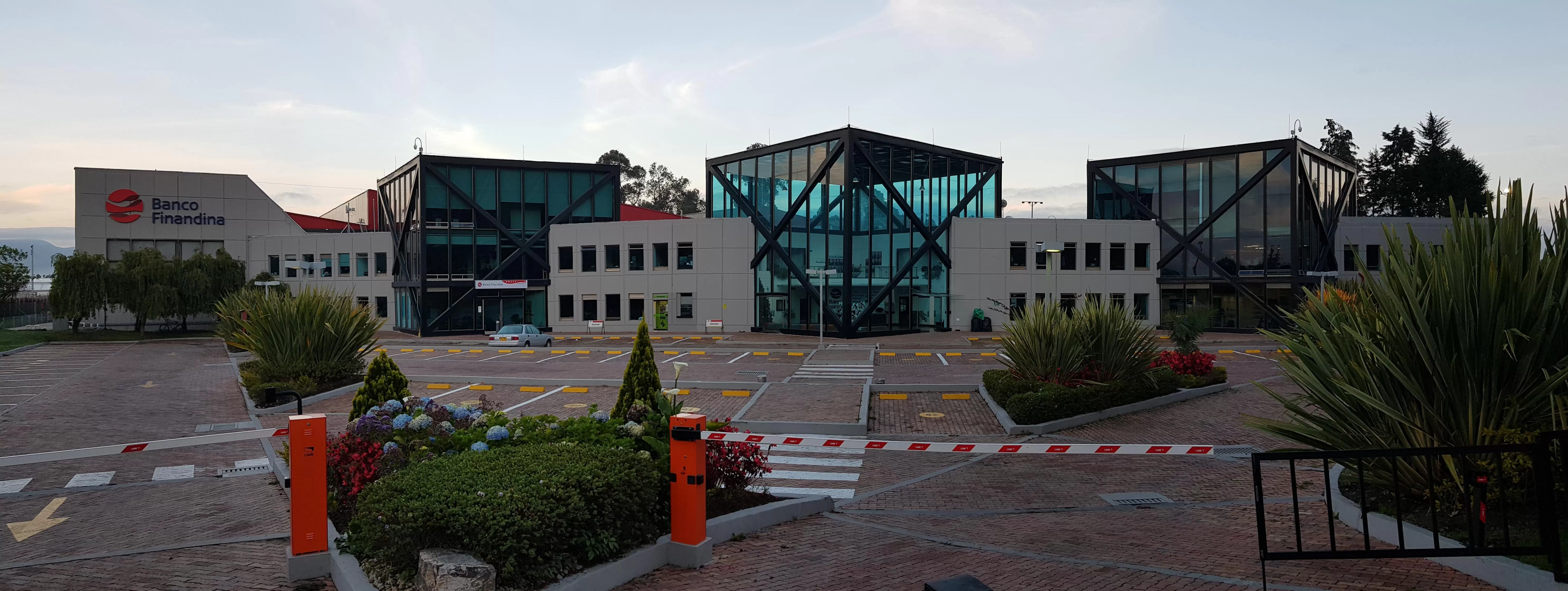 Instalaciones cómodas y seguras para disfrutar la eterna primavera de la ciudad