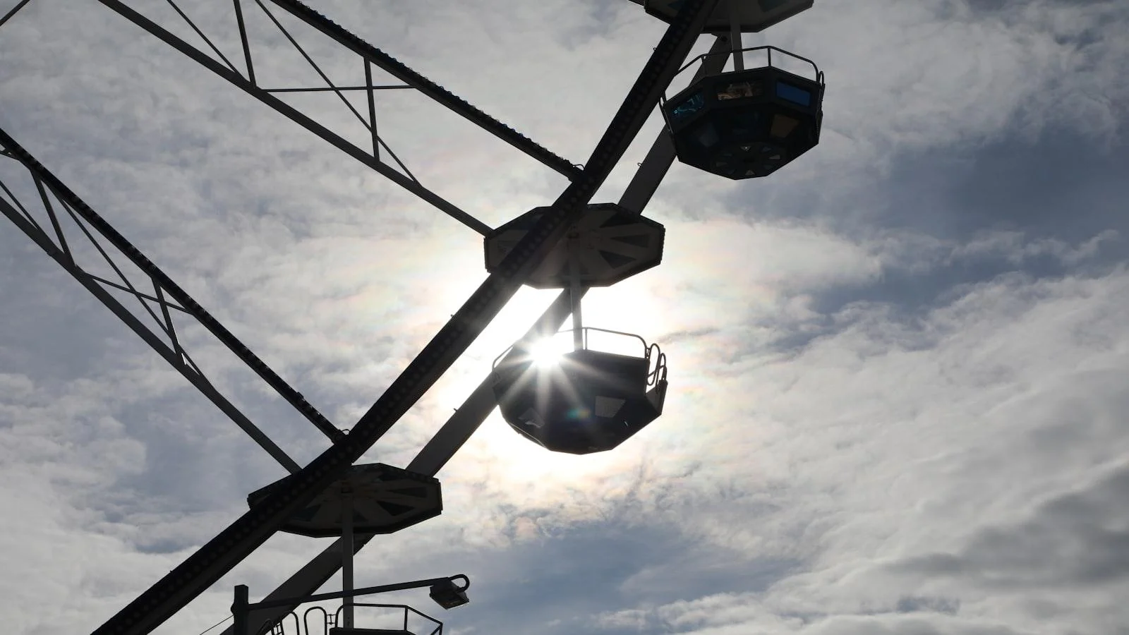 Beneficios de hospedarse ⁣en ​hogares geriátricos en el ⁤Poblado Medellín