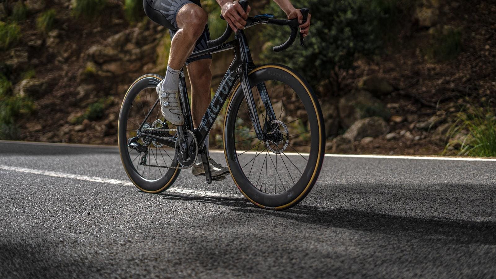 Factores desencadenantes y síntomas de asma nocturna en adultos mayores