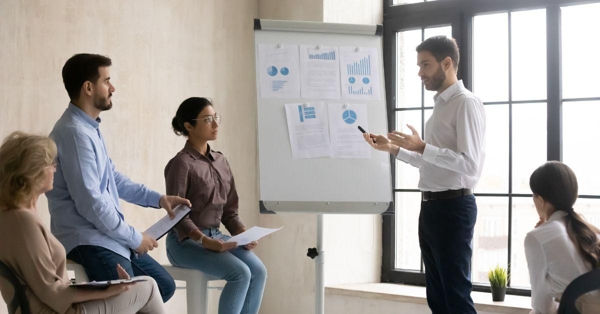 4. Capacitación del personal para la ⁣atención adecuada de ⁢residentes con obesidad