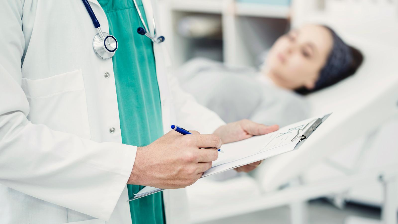 Cuidados ‌médicos especializados para​ ancianos con⁤ obesidad en hogares geriátricos