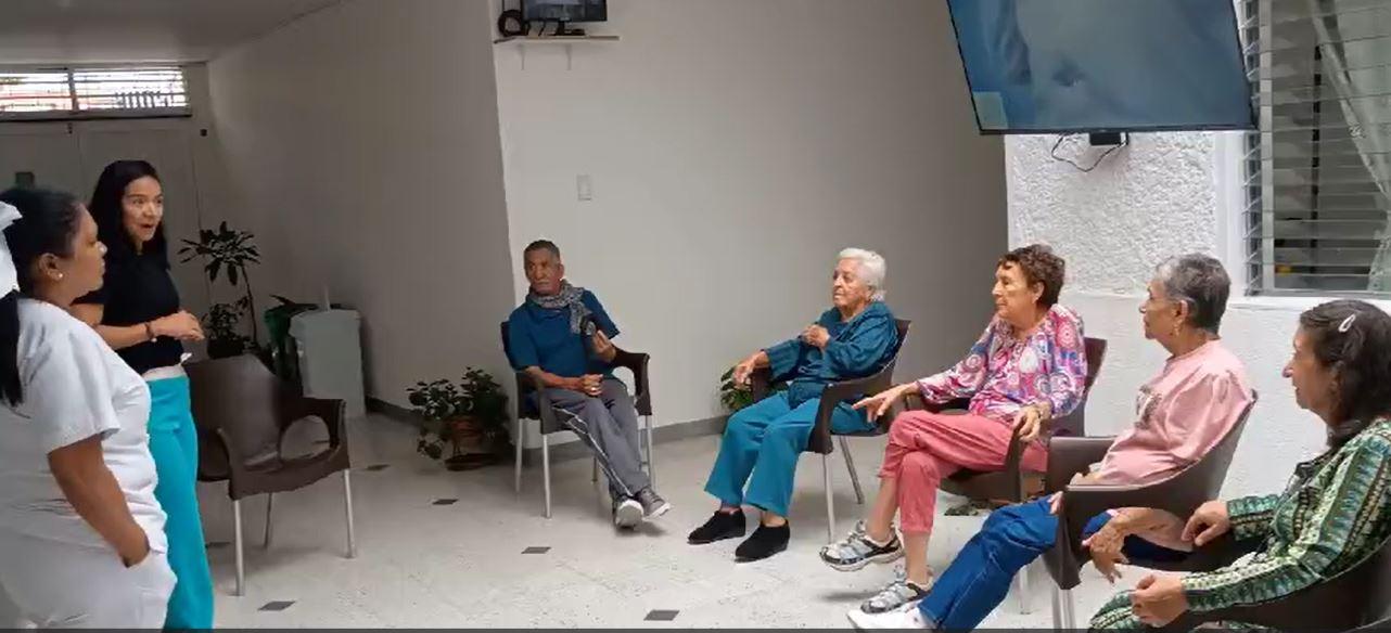 Remedios caseros para mejorar la movilidad en pacientes con Parkinson en geriátricos de Medellín