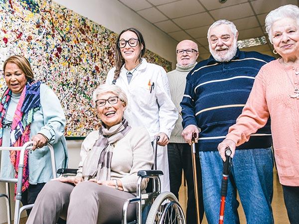 La verdad sobre los tratamientos para la Corea de Huntington en hogares geriátricos de Medellín