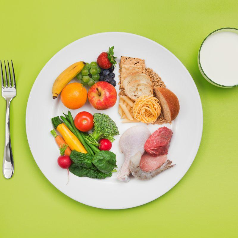 - Alimentación balanceada y‍ sus efectos ‌positivos⁢ en la calidad del sueño
