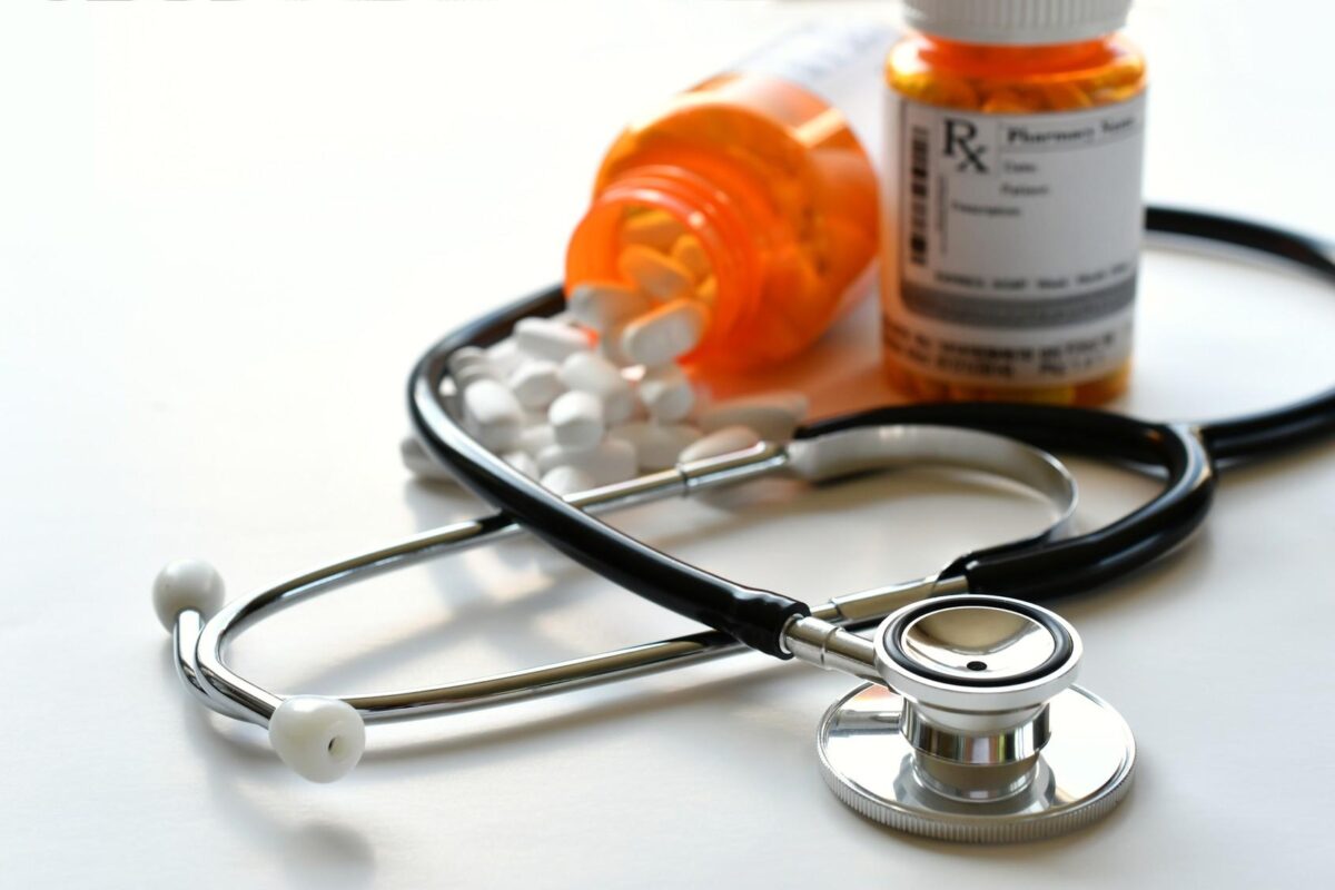 Las mejores recomendaciones médicas para el cuidado integral de personas con HPN en geriátricos de Medellín