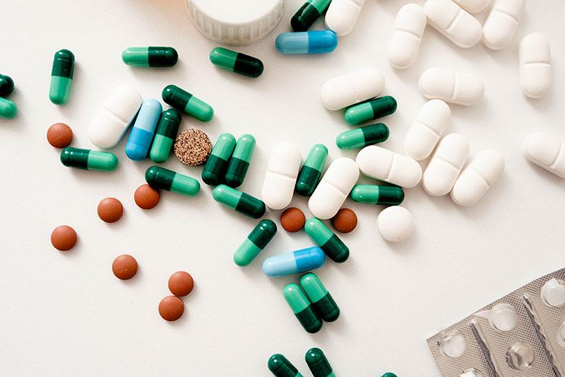 La verdad oculta detrás de los tratamientos con suplementos para la Ataxia de Friedreich en geriátricos de Medellín