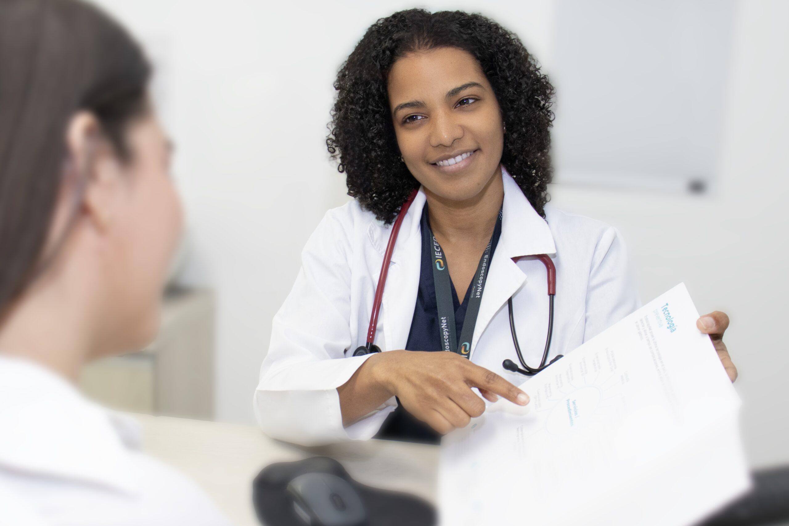 La importancia de la consulta con un profesional de la salud en caso de indigestión recurrente