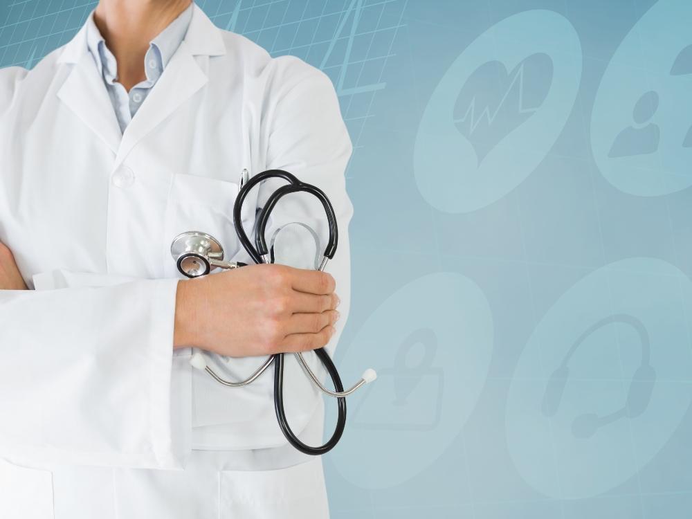 Recomendaciones de médicos especialistas en la atención de personas mayores