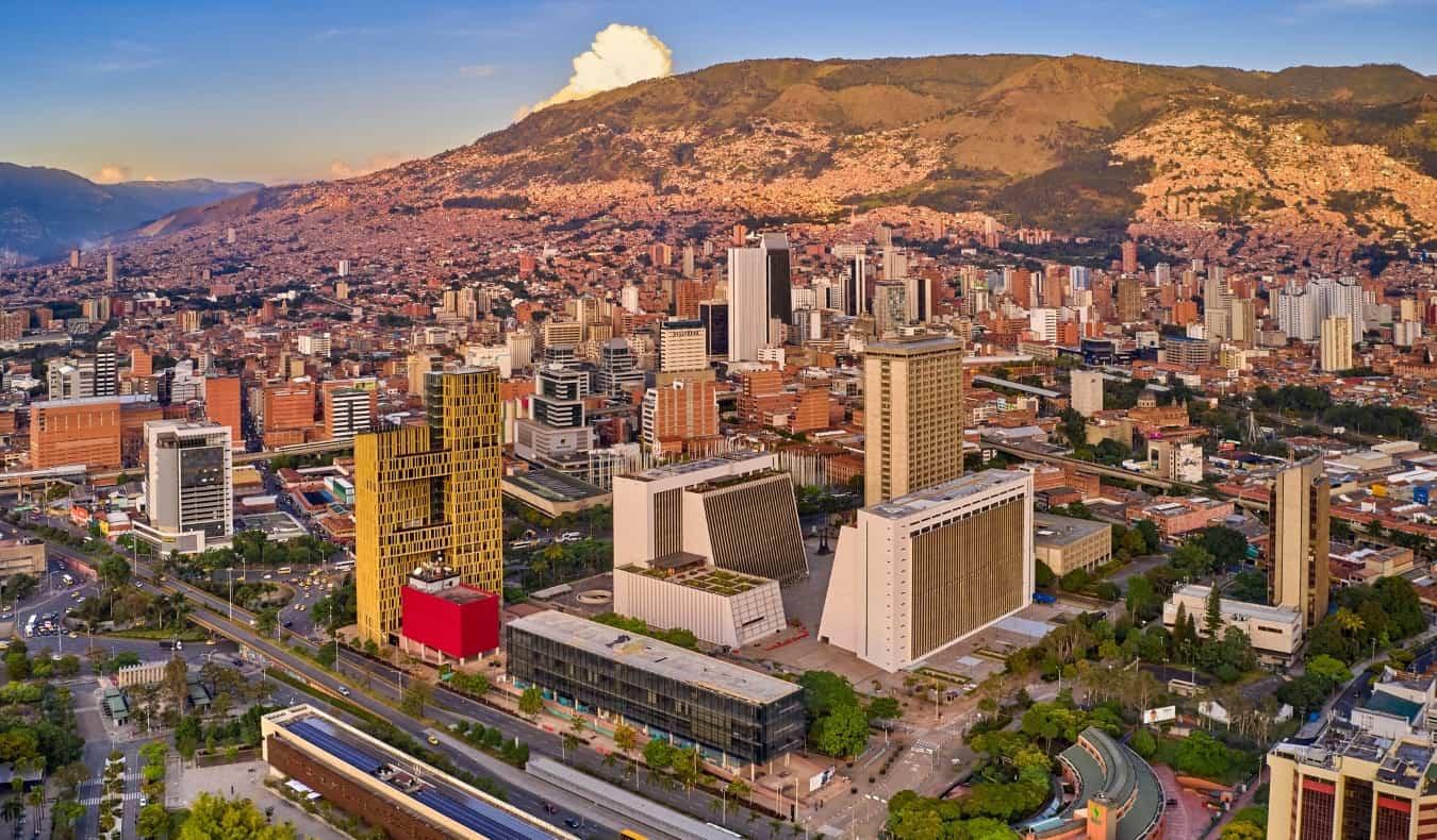 Cómo hacerlo: Cuidado especializado en Sonríe a la Vida para personas mayores en Medellín