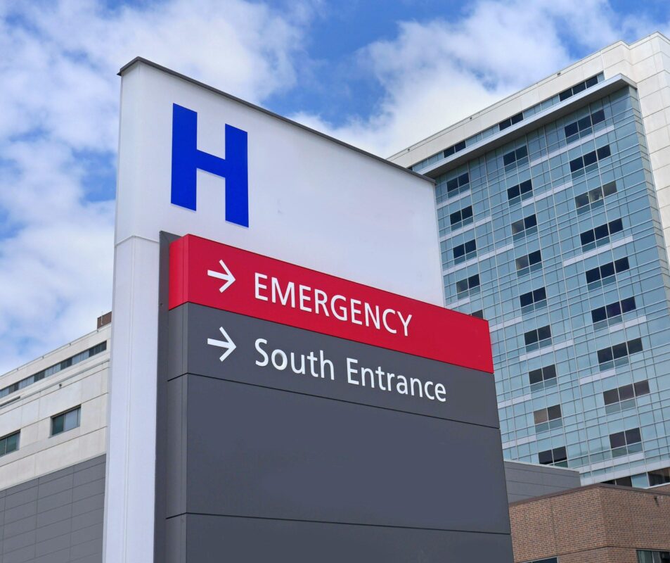 Colaboración entre cardiólogos y geriátricos para el manejo de la enfermedad coronaria.