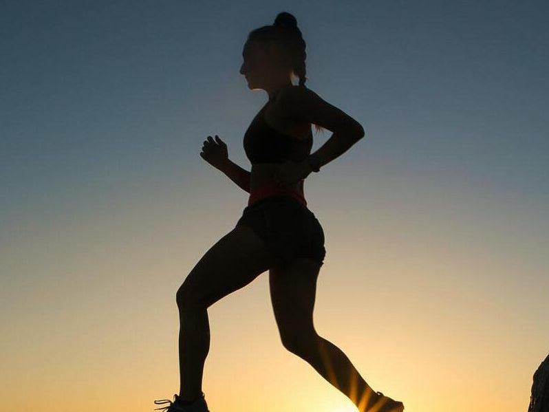 Ejercicio físico como herramienta clave en la prevención de complicaciones hipertensivas en personas mayores