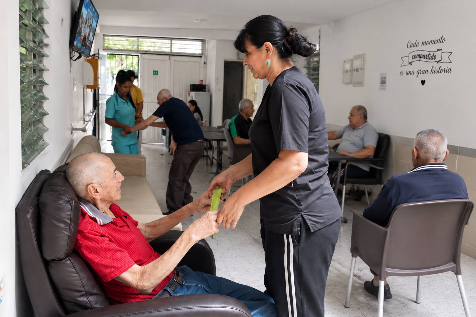 Área común de la Cooperativa Sonríe a la Vida para adultos mayores